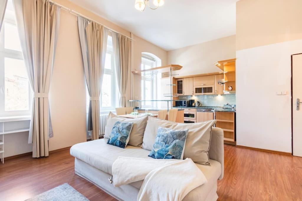 Apartment Termal การ์โลวีวารี ภายนอก รูปภาพ